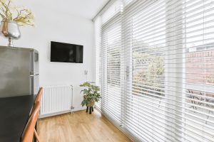 vinyl vs aluminum blinds